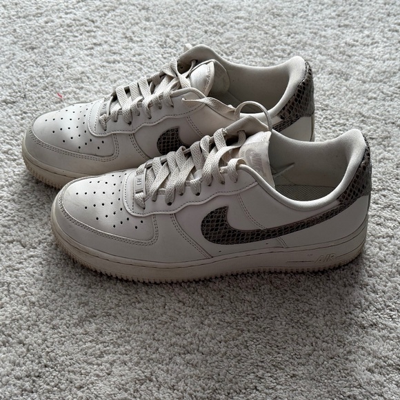 Nike Air Force 1 ’07 Women’s – Phantom / Light Iron Ore – Snakeskin Swoosh – Siz - Picture 5 of 6